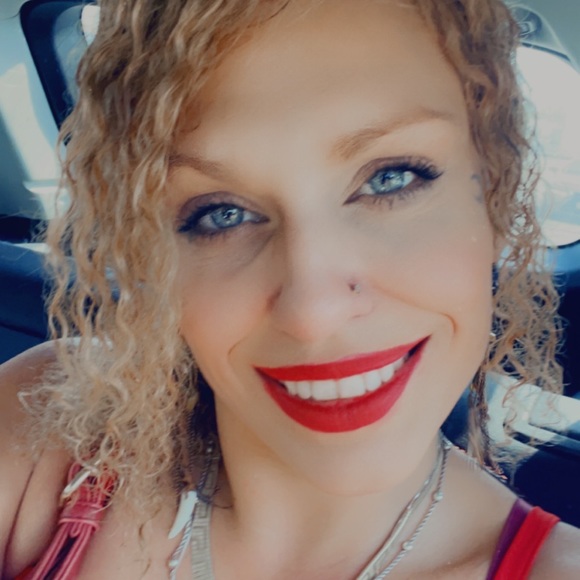 Meet your Posher, Bianca - Picture 15 of 16